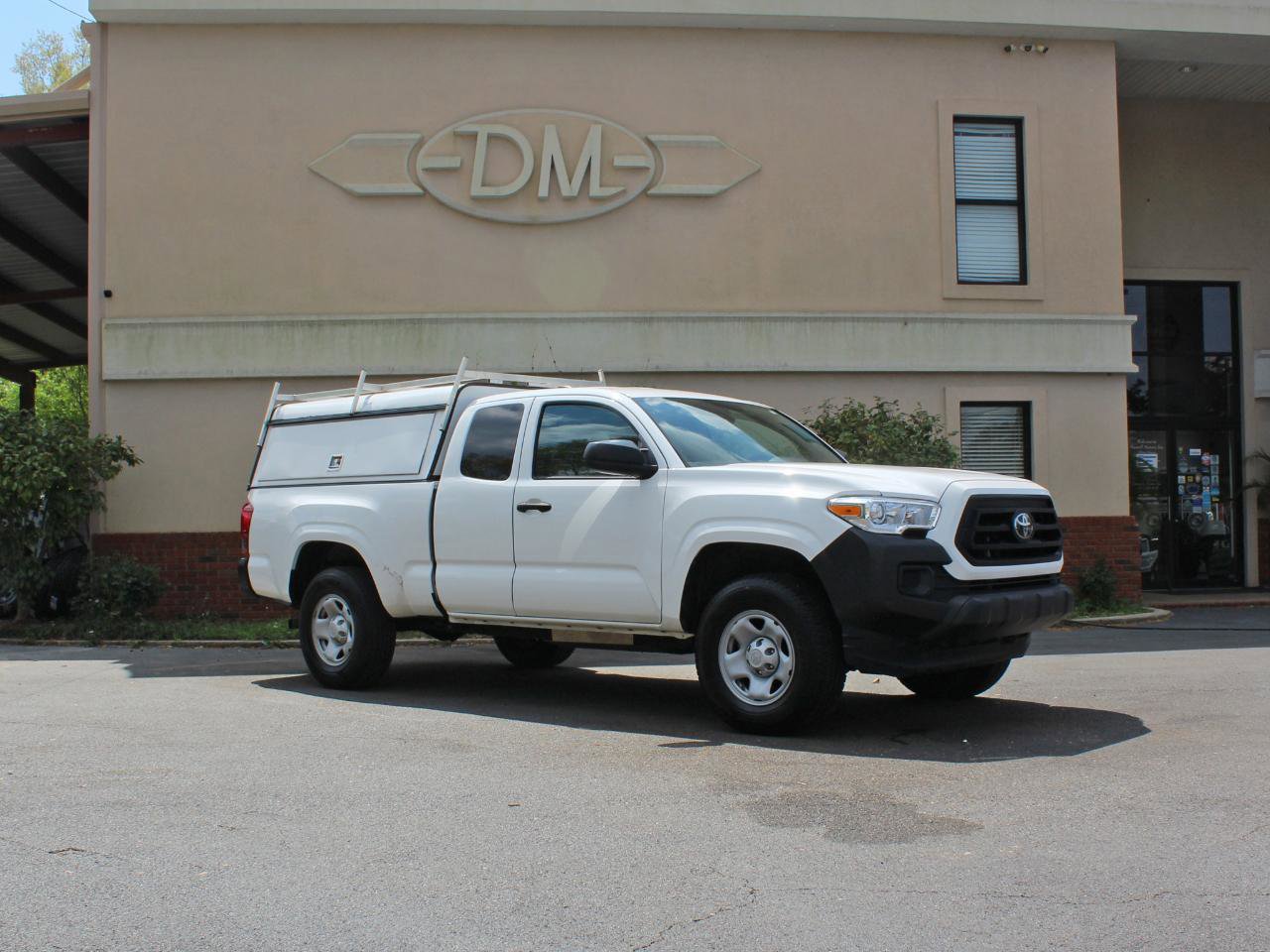 Used 2022 Toyota Tacoma SR RWD image 5