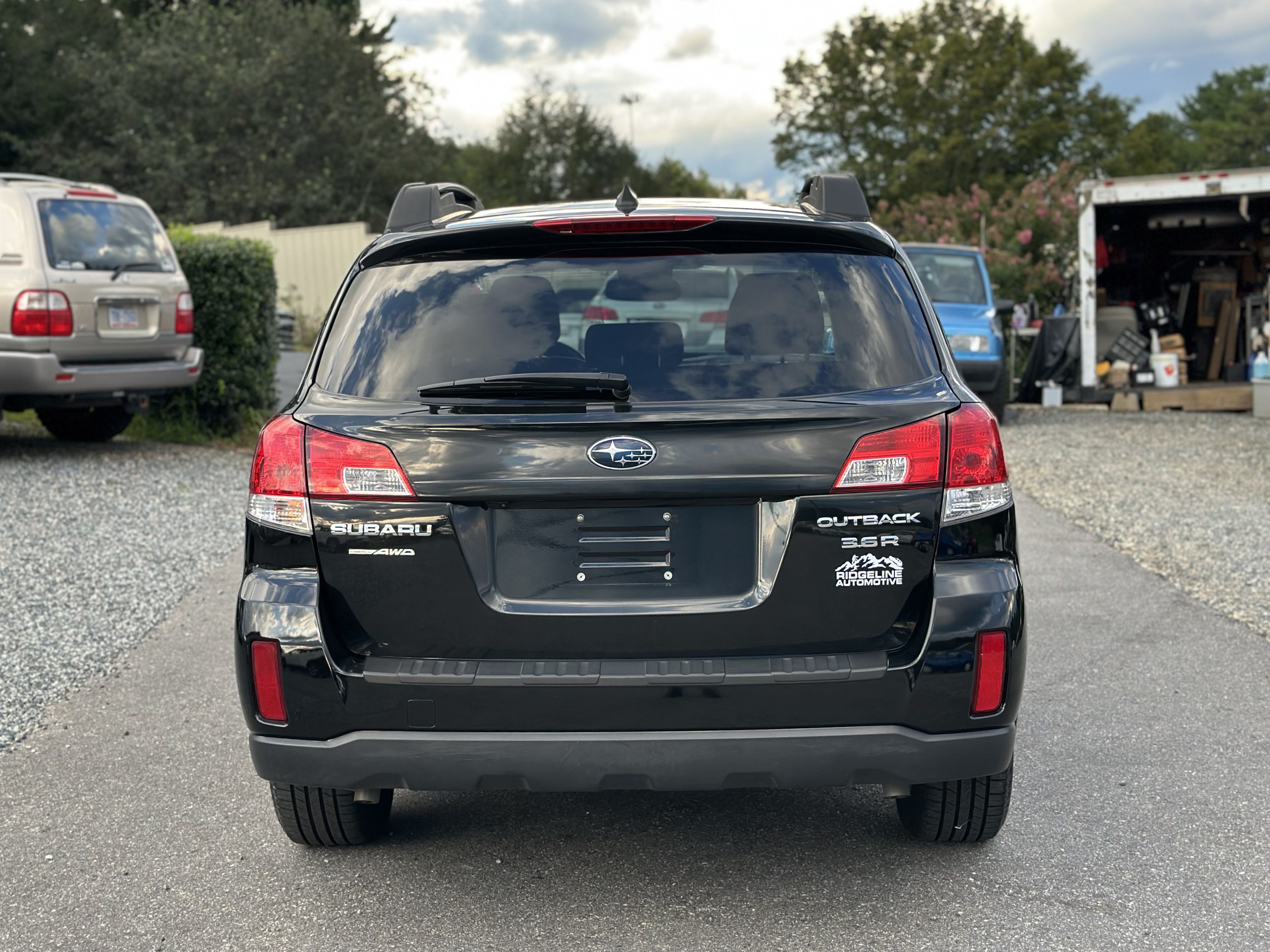 Used 2013 Subaru Outback 3.6R Limited w/ Special Appearance Pkg AWD/4WD image 4