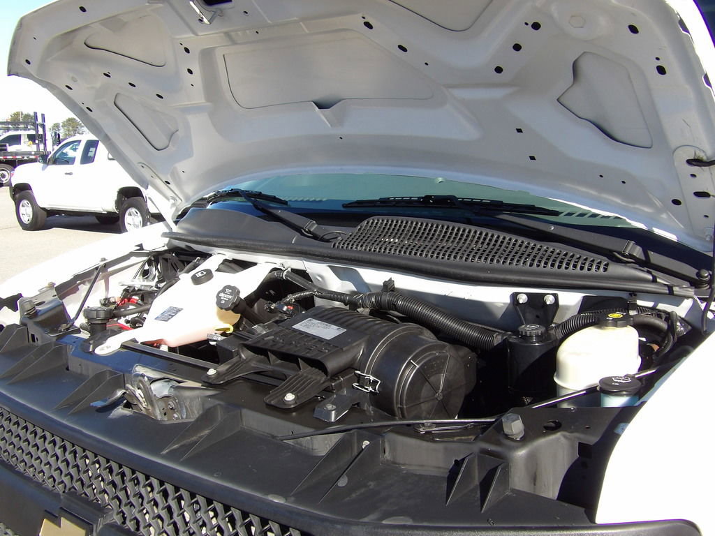 Used 2017 Chevrolet Express 2500 image 40