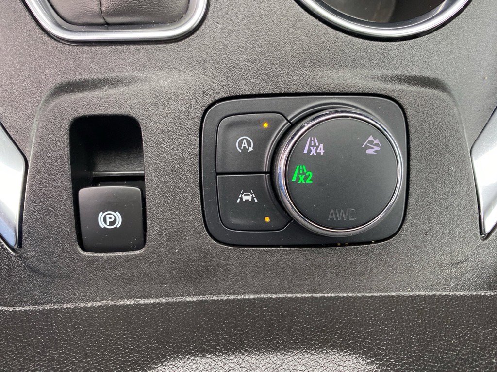 Used 2023 Chevrolet Traverse LT image 13