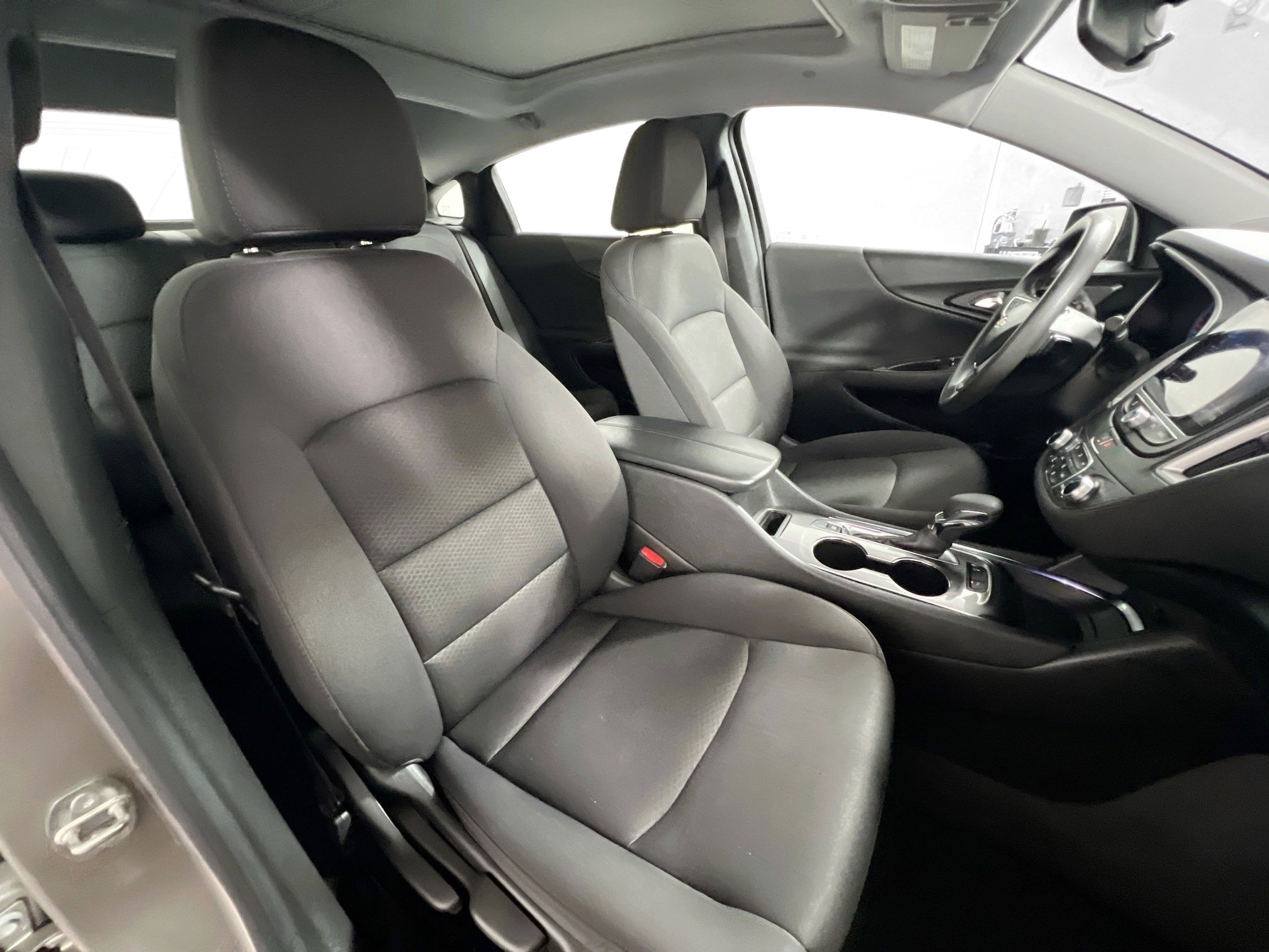 Used 2024 Chevrolet Malibu LT image 31