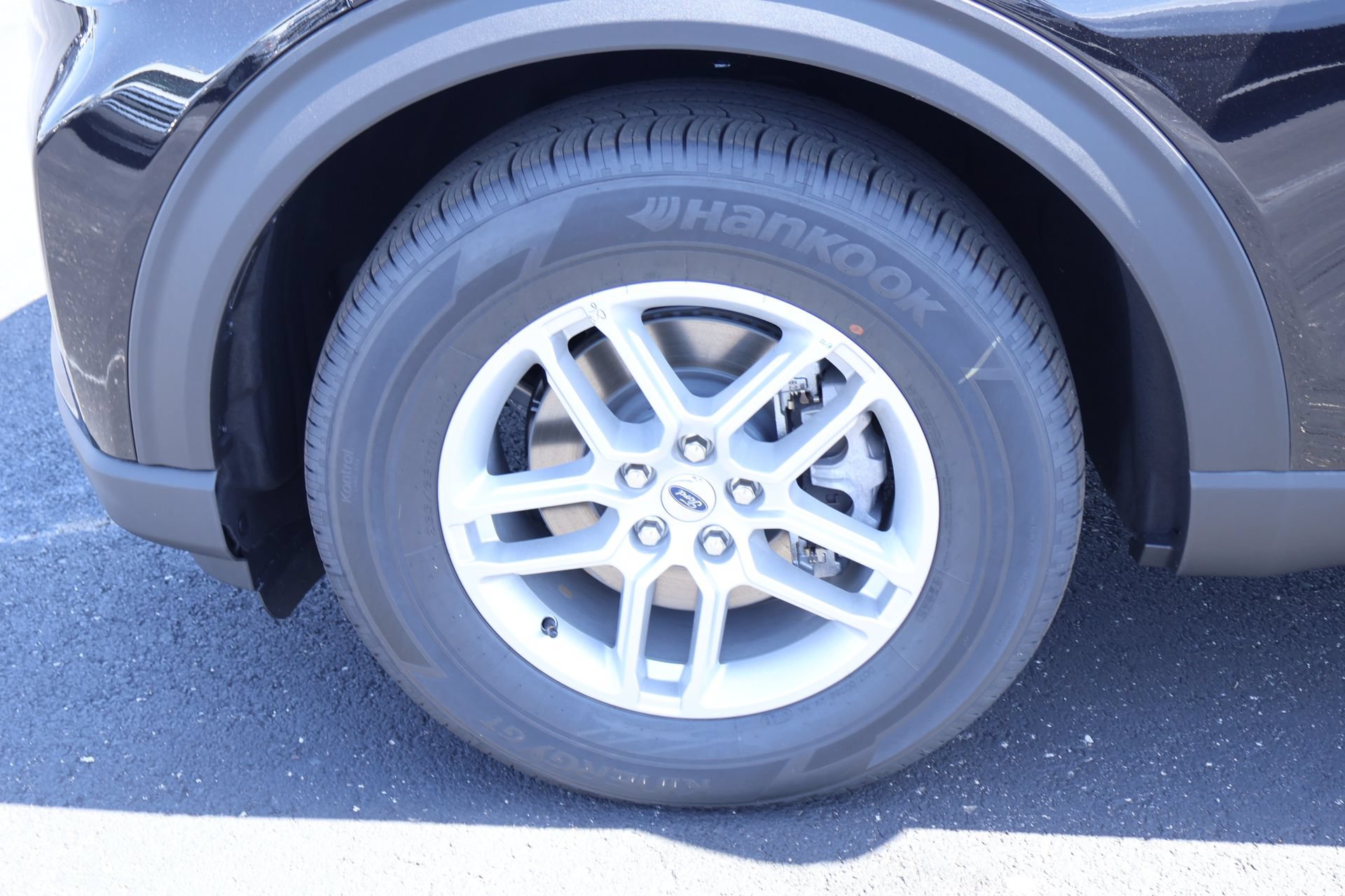 New 2026 Ford Explorer Active RWD image 19