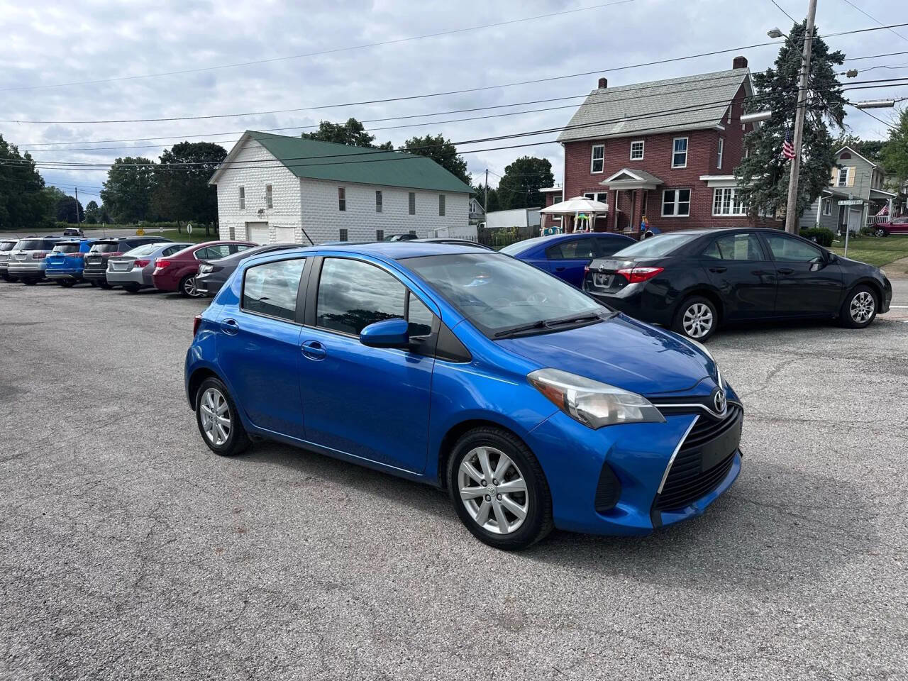 Used 2016 Toyota Yaris LE image 3
