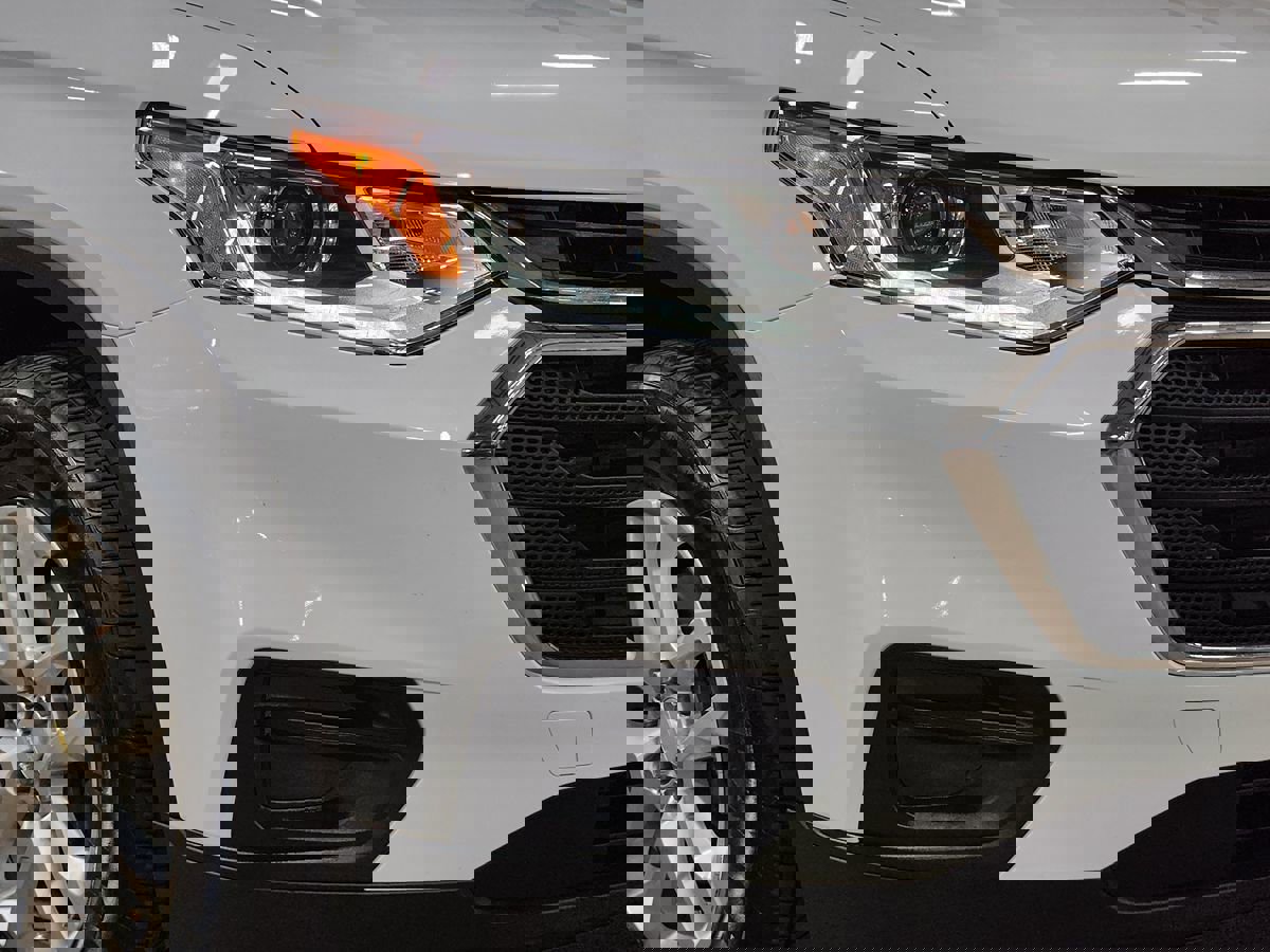 Used 2018 Chevrolet Traverse LS FWD image 13