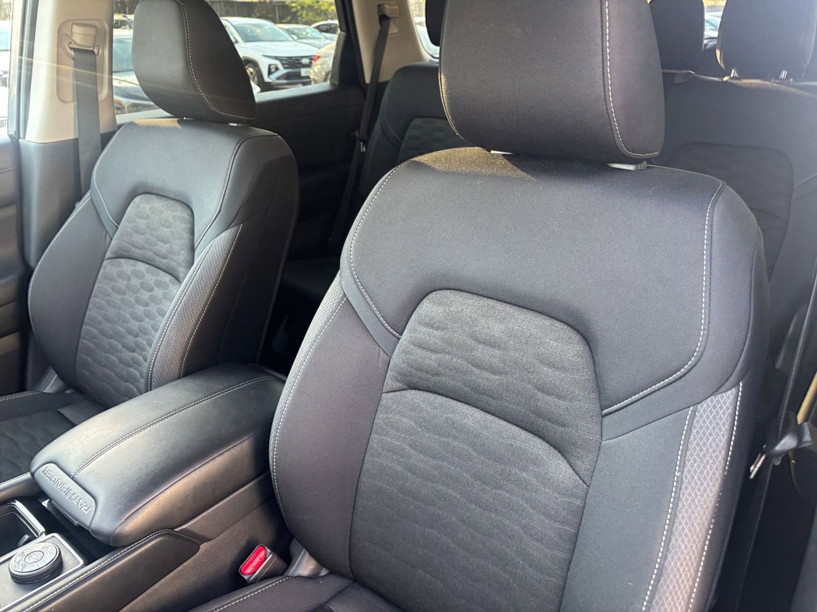 Used 2025 Nissan Pathfinder SV image 37