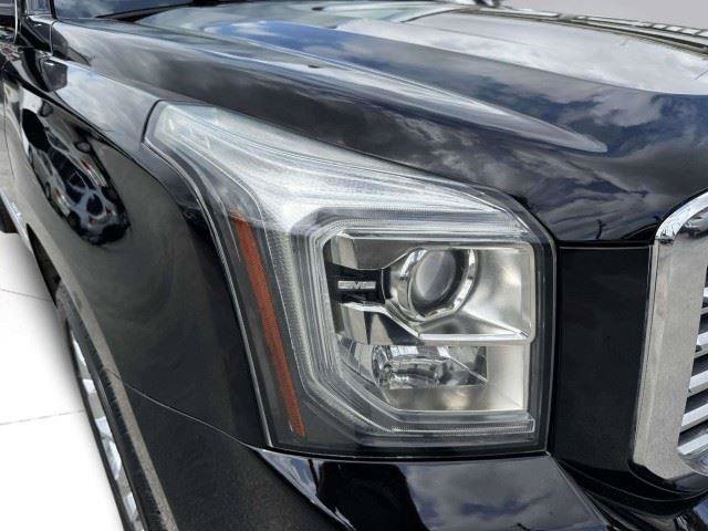 Used 2018 GMC Yukon XL Denali w/ Denali Ultimate Package AWD/4WD image 12