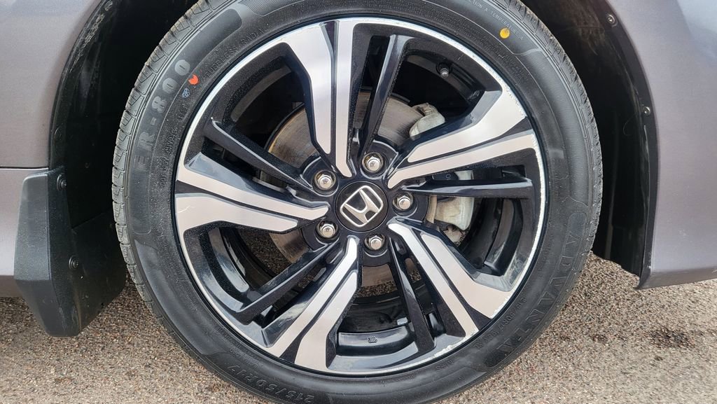 Used 2016 Honda Civic Touring image 11