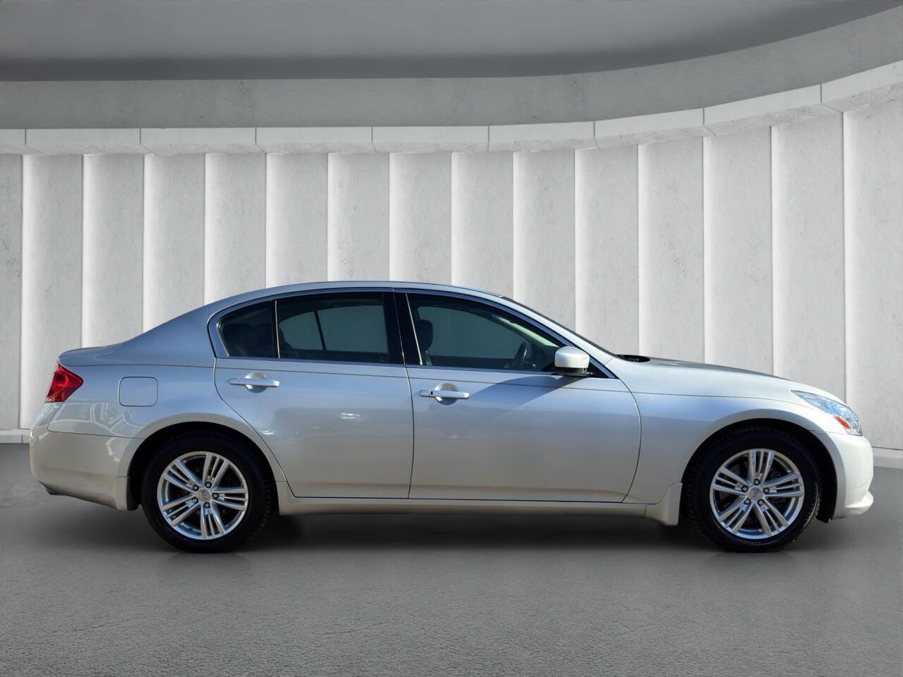 Used 2013 INFINITI G37 x Sedan w/ Premium Pkg image 6