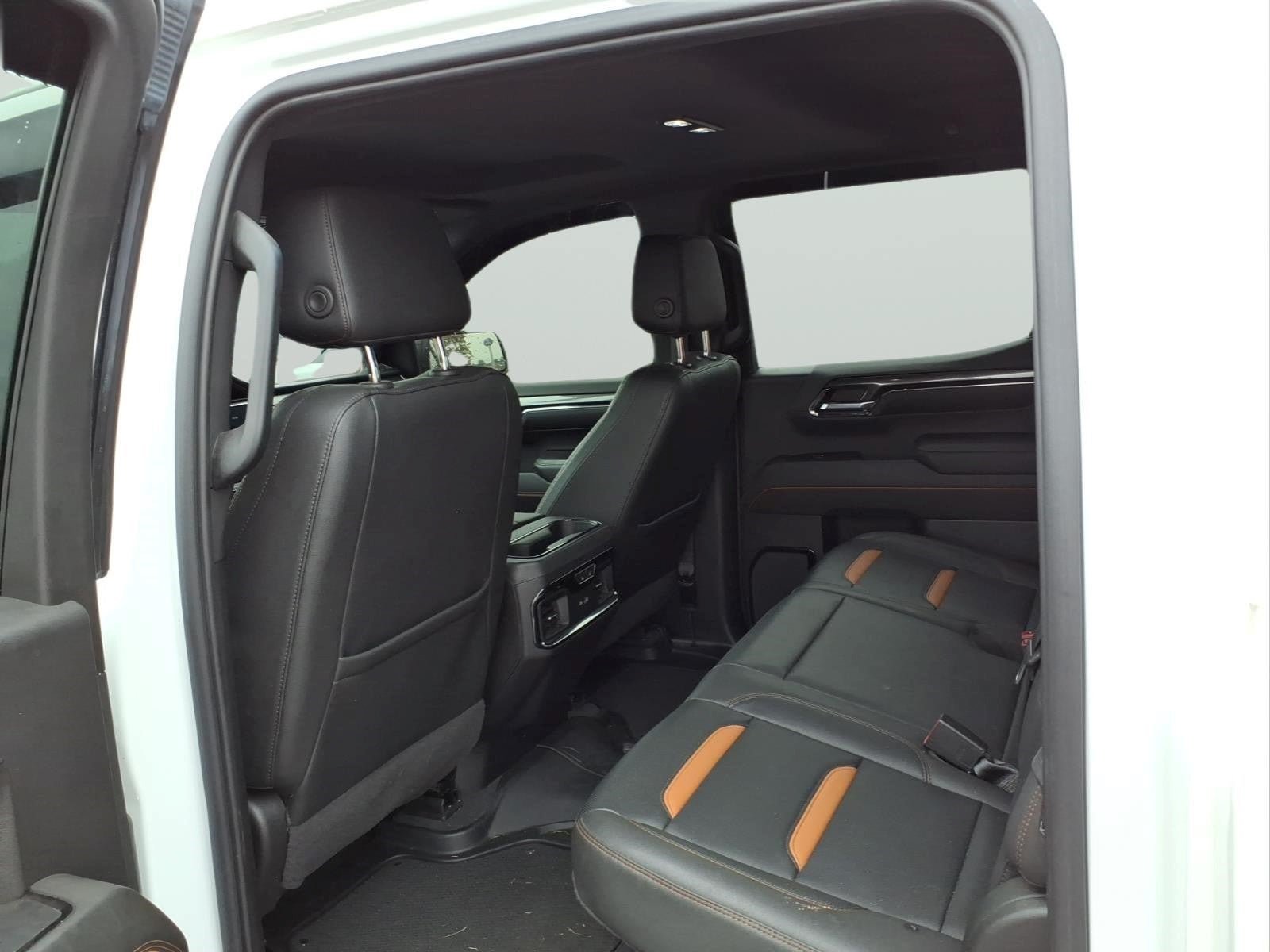 Used 2022 GMC Sierra 1500 AT4 w/ AT4 Preferred Package AWD/4WD image 8