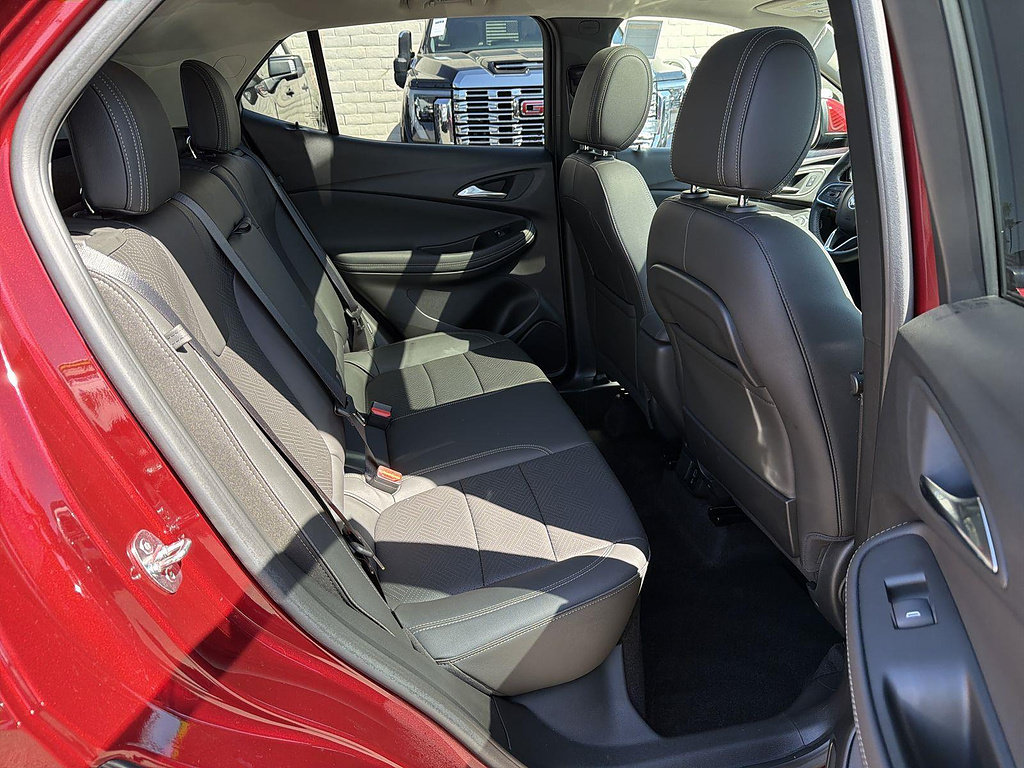 Used 2023 Buick Encore GX Essence w/ Experience Buick Package FWD image 25