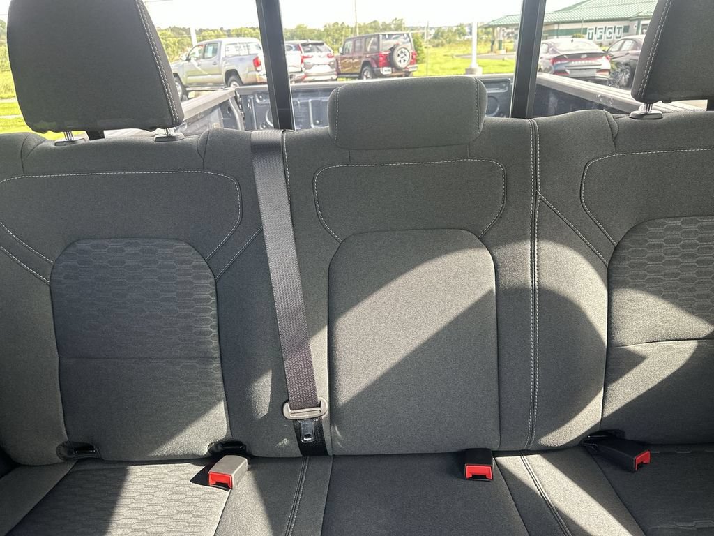 New 2026 RAM 1500 Express AWD/4WD image 13