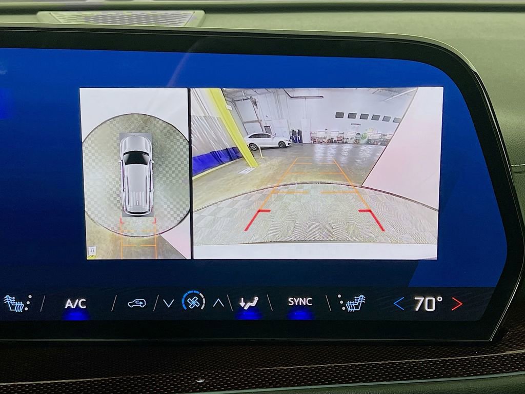 Used 2024 Chevrolet Traverse Z71 w/ Enhanced Driving Package image 14