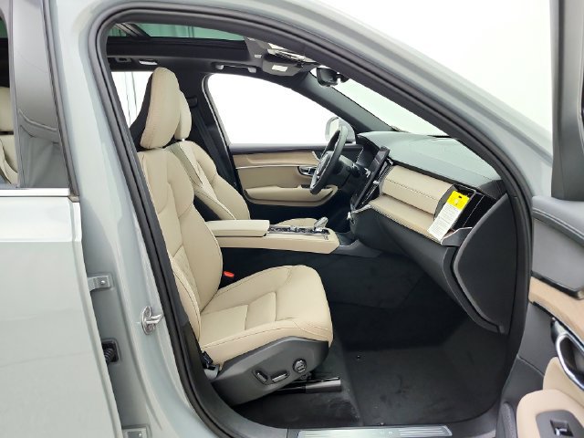 New 2026 Volvo XC90 T8 Plus AWD/4WD image 18