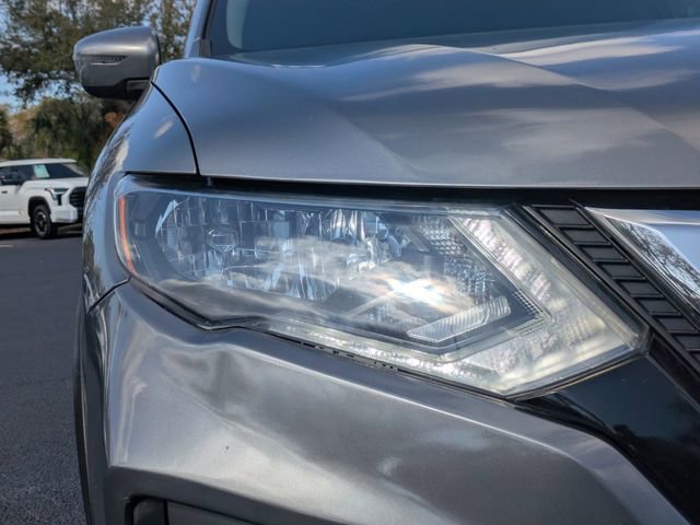 Used 2019 Nissan Rogue SV image 10