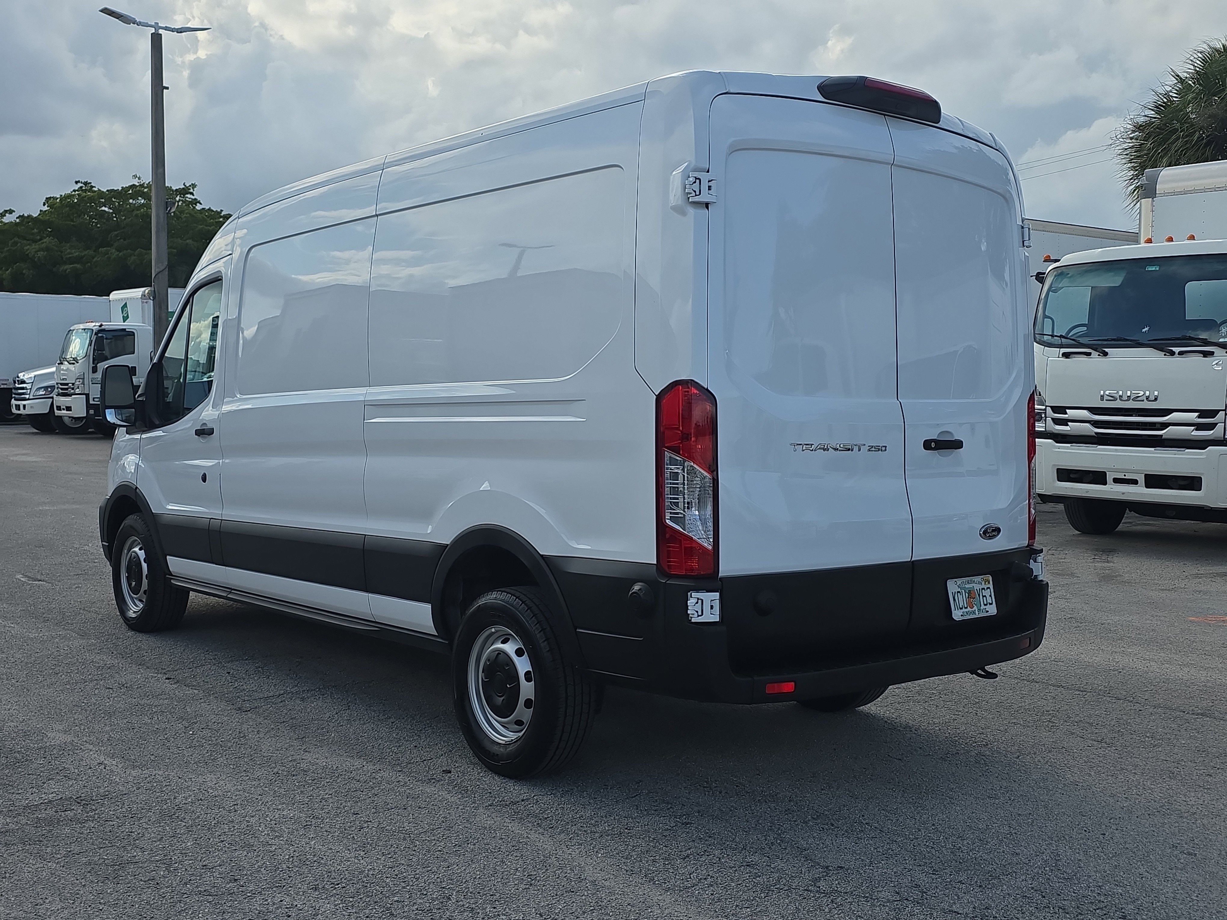 Used 2024 Ford Transit 250 148 Medium Roof w/ Load Area Protection Package RWD image 5