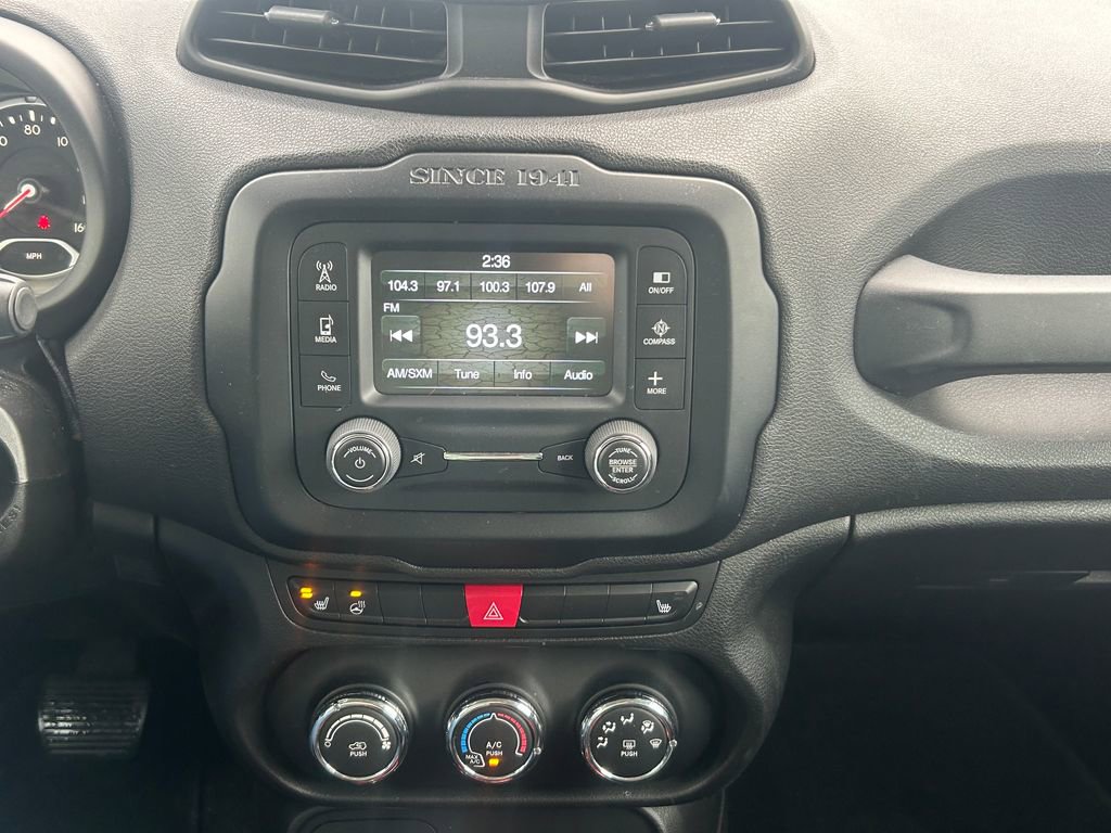 Used 2015 Jeep Renegade Trailhawk w/ Cold Weather Group image 11