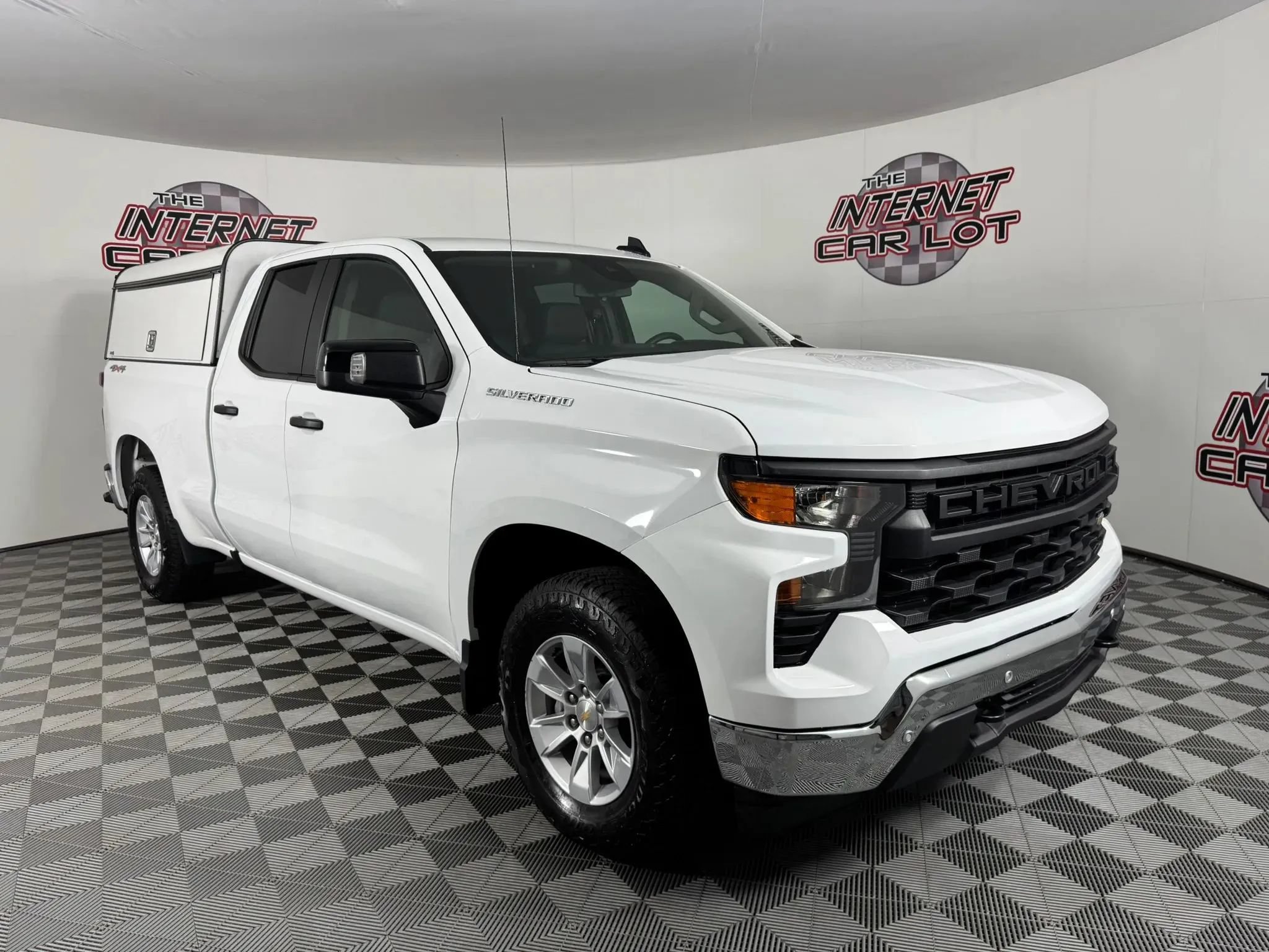 Used 2025 Chevrolet Silverado 1500 W/T w/ WT Safety Package AWD/4WD image 9