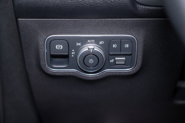 Used 2026 Mercedes-Benz GLB 250 image 20
