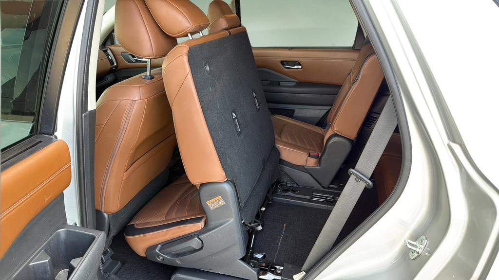 Certified 2023 Nissan Pathfinder Platinum w/ Lighting Package (N93) image 25