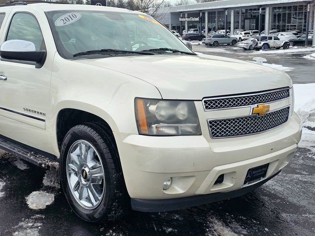 Used 2010 Chevrolet Suburban LTZ image 2