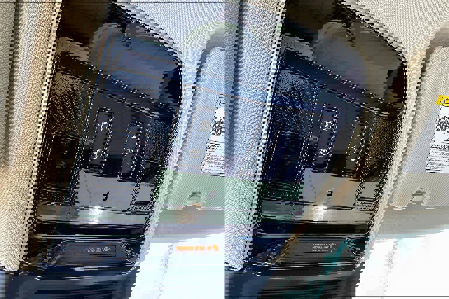 Used 2023 Land Rover Range Rover Long Wheelbase SE image 34