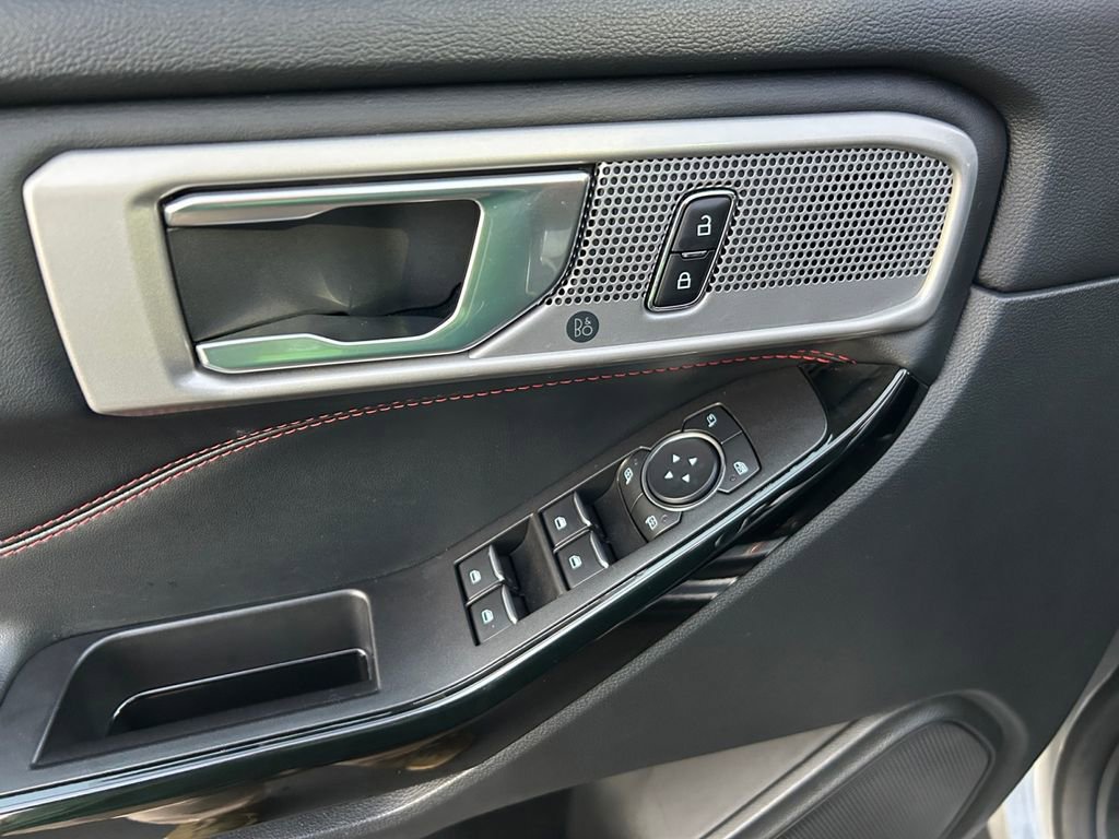Used 2023 Ford Explorer ST-Line image 23