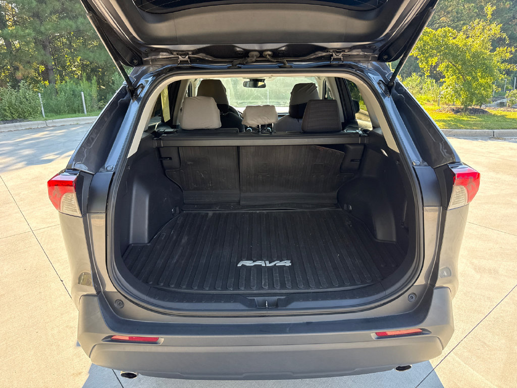 Used 2024 Toyota RAV4 LE FWD image 33
