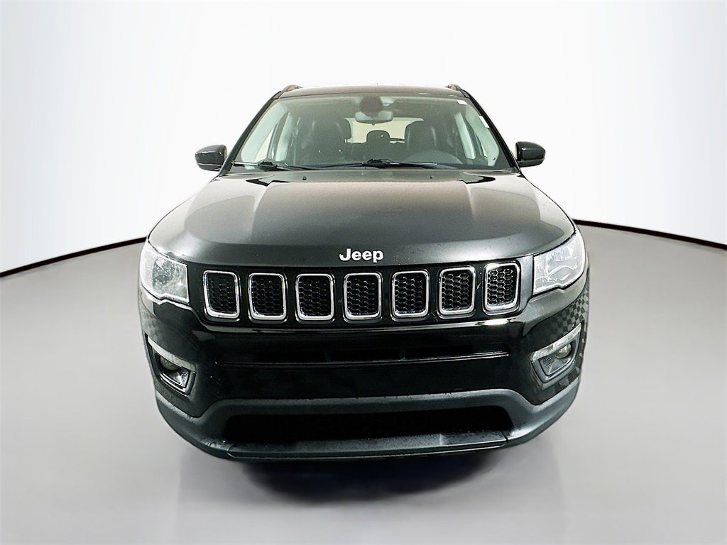Used 2020 Jeep Compass Latitude image 2