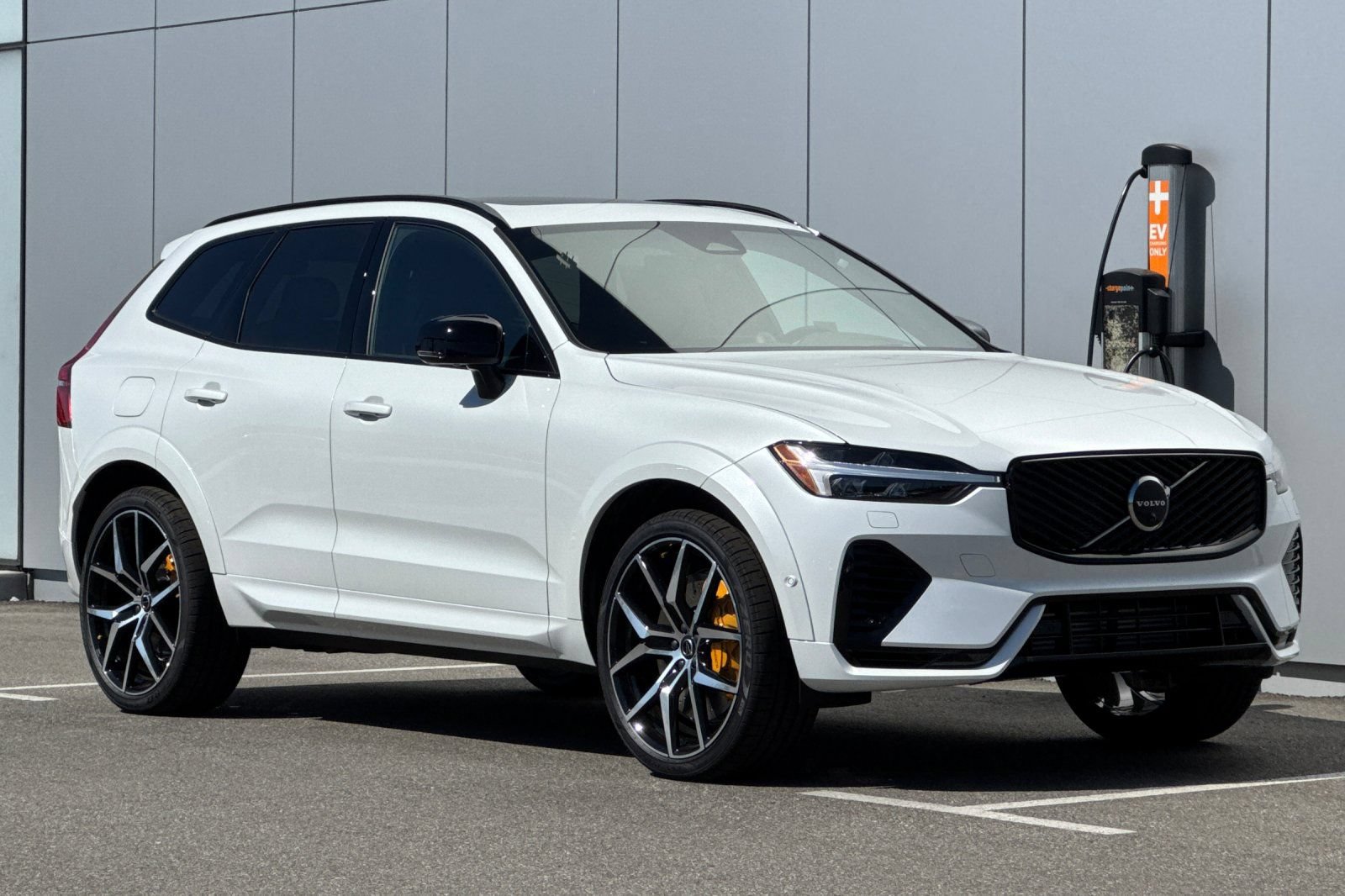 New 2026 Volvo XC60 T8 Polestar AWD/4WD image 7