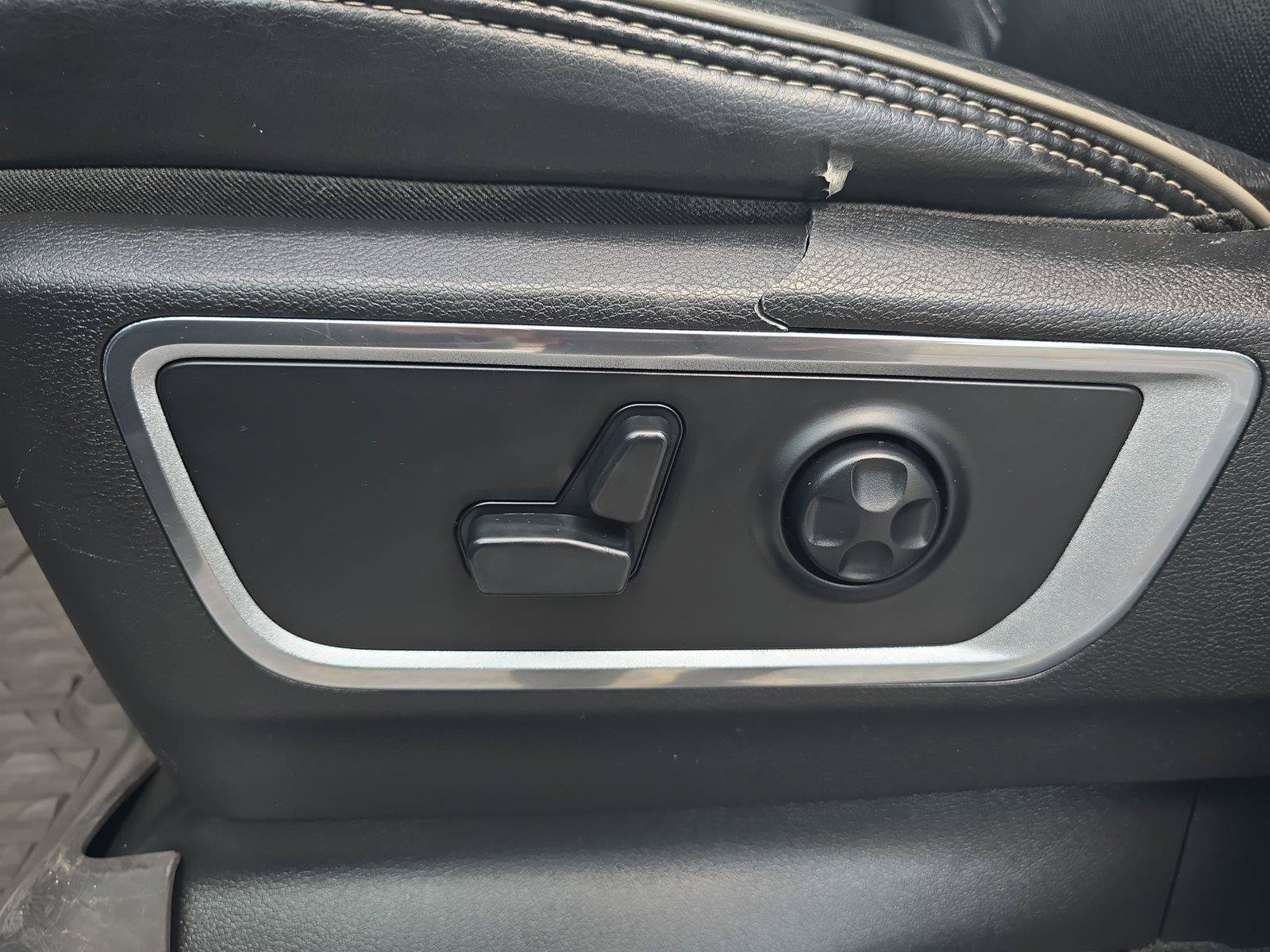 Used 2019 RAM 1500 Laramie AWD/4WD image 23