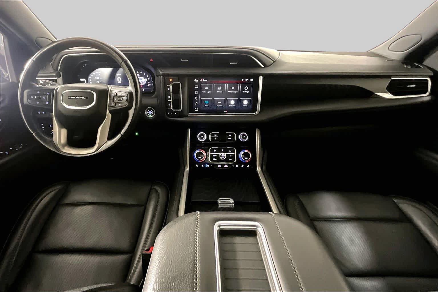Used 2022 GMC Yukon Denali AWD/4WD image 13