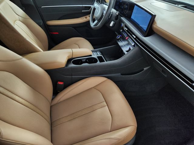 Certified 2025 Hyundai Sonata Limited FWD image 14
