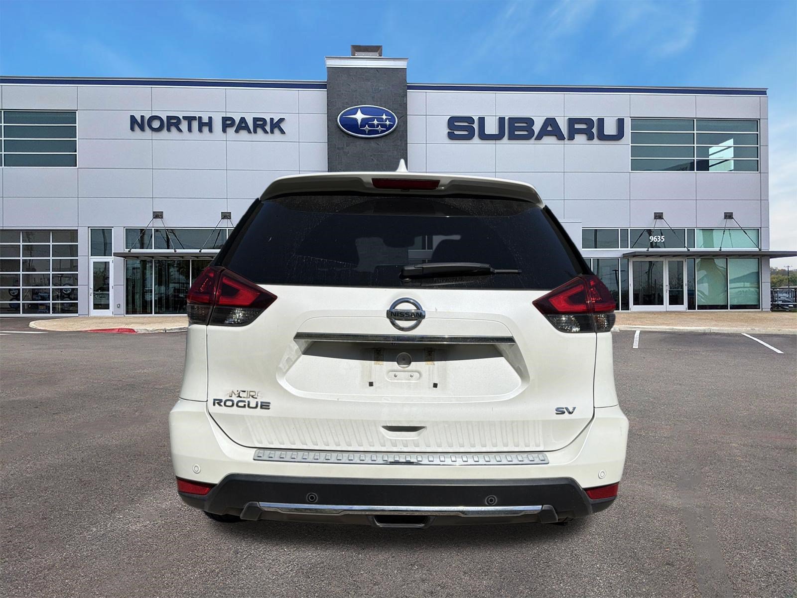 Used 2020 Nissan Rogue SV w/ Premium Package FWD image 4