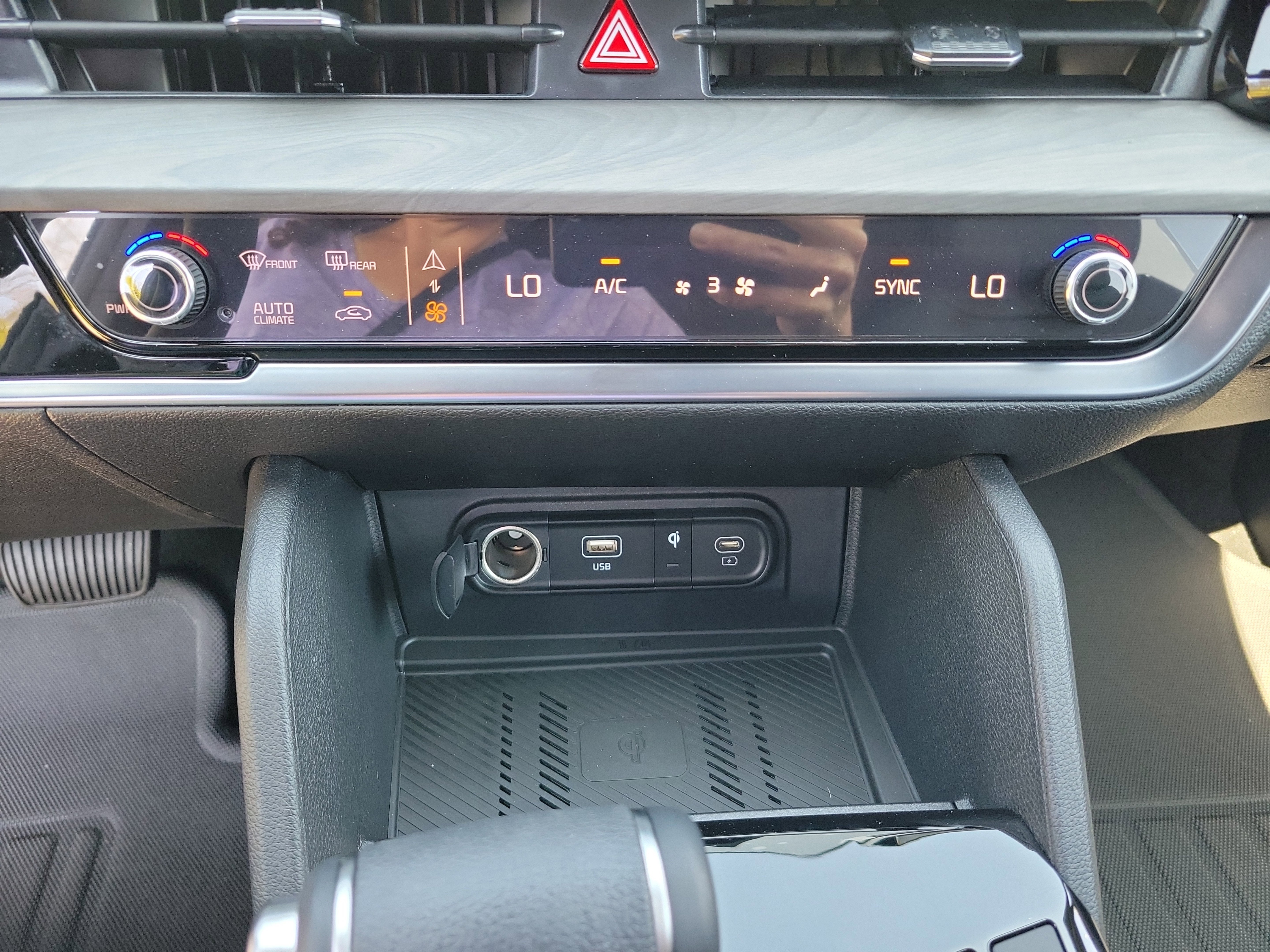 Used 2025 Kia Sportage X-Line w/ Premium Package image 12