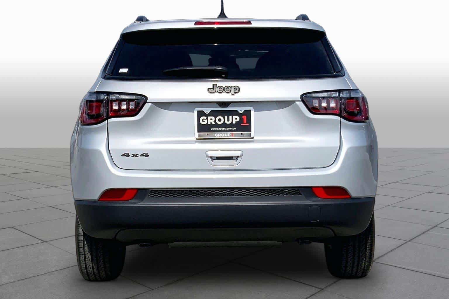 New 2026 Jeep Compass Latitude AWD/4WD image 4