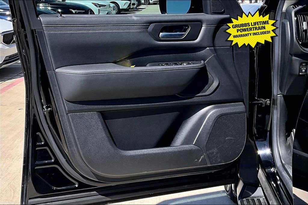 Used 2025 Nissan Armada SV image 22