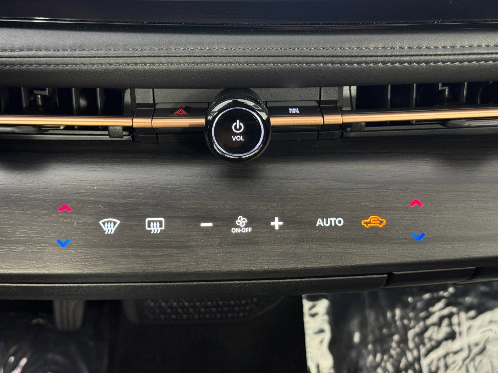 Used 2024 Nissan Ariya FWD image 26