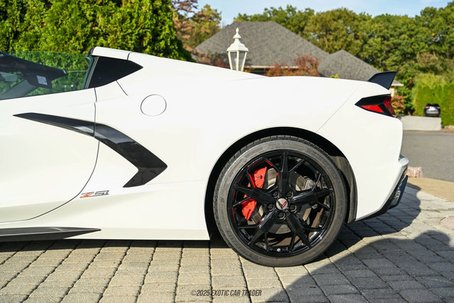 Used 2020 Chevrolet Corvette Stingray Premium Cpe w/ 3LT Preferred Equipment Group image 5