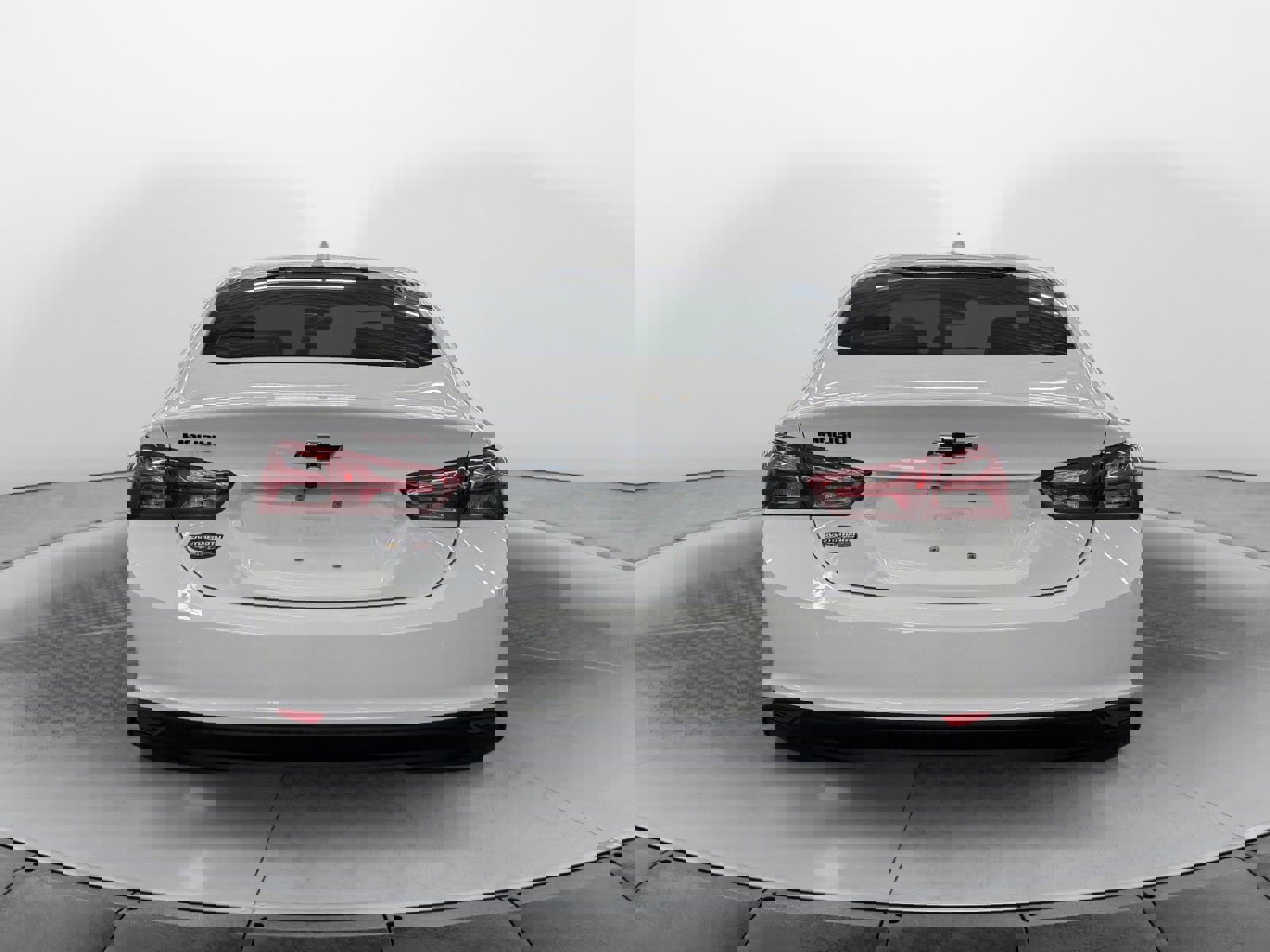 Used 2022 Chevrolet Malibu LT w/ Leather Package image 5