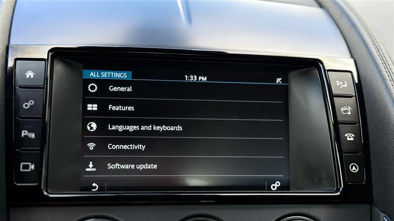 Used 2018 Jaguar F-TYPE Coupe image 31