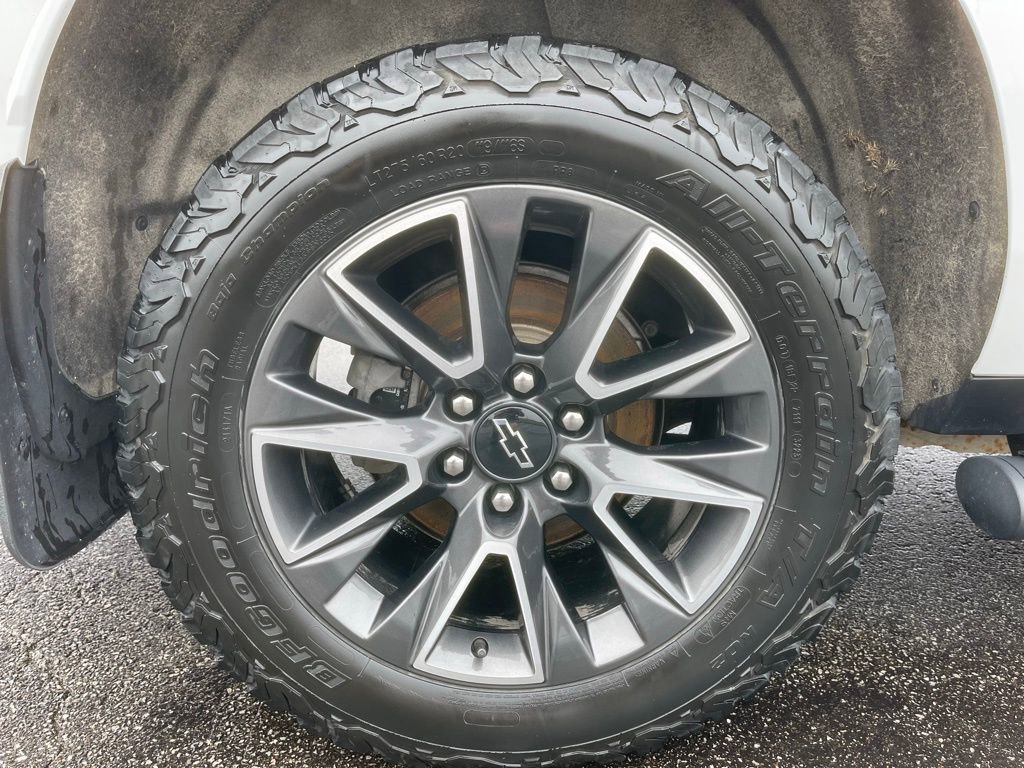 Used 2021 Chevrolet Suburban Z71 image 31