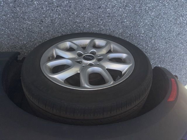 Used 2021 MINI Cooper 2-Door Hardtop w/ 6.5" Touchscreen Package image 4