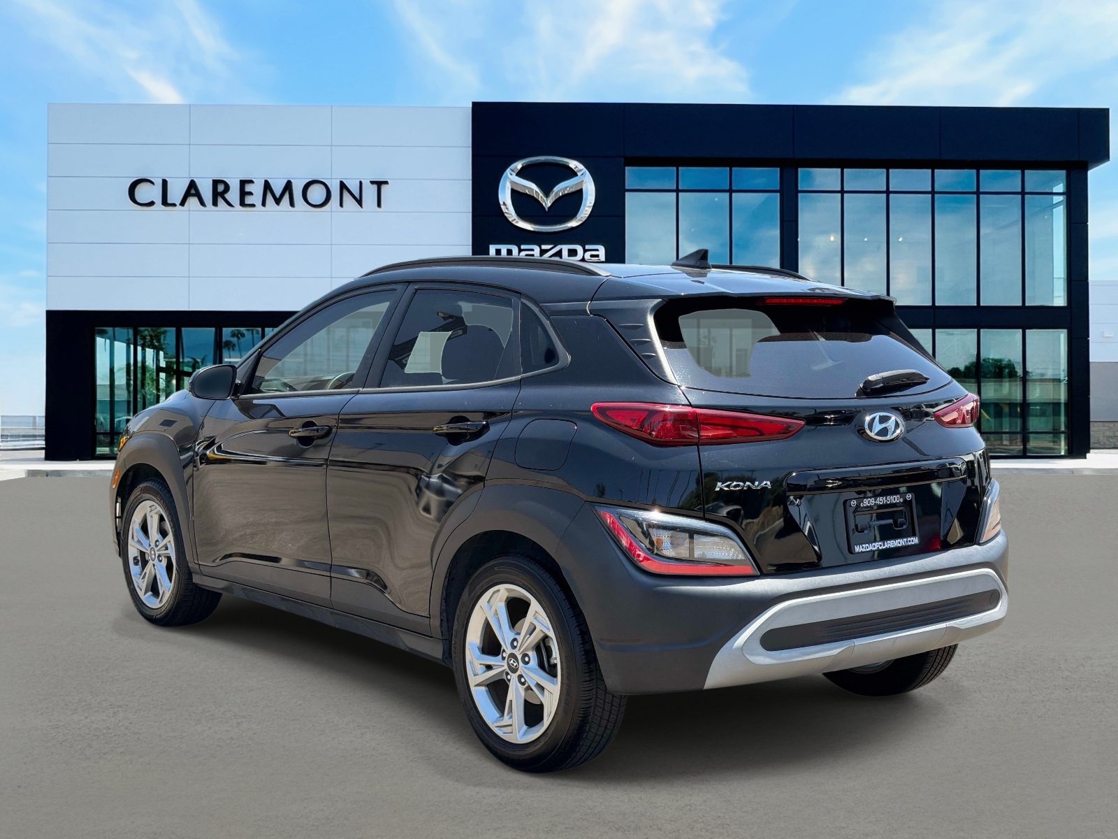 Used 2023 Hyundai Kona SEL w/ Cargo Package FWD image 6