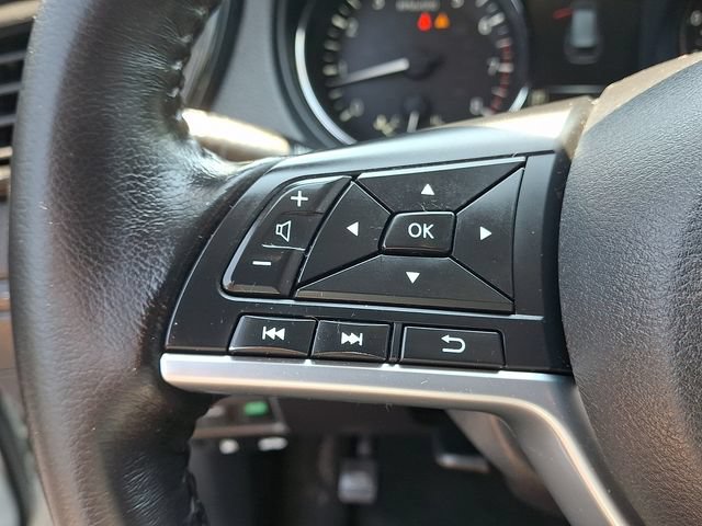 Used 2017 Nissan Rogue SV AWD/4WD image 21