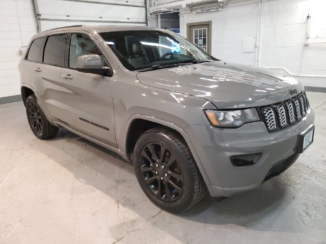 Used 2019 Jeep Grand Cherokee Altitude AWD/4WD image 8