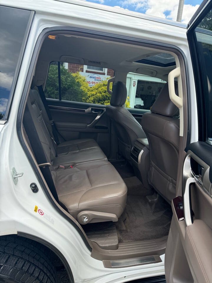 Used 2014 Lexus GX 460 w/ Premium Package AWD/4WD image 11