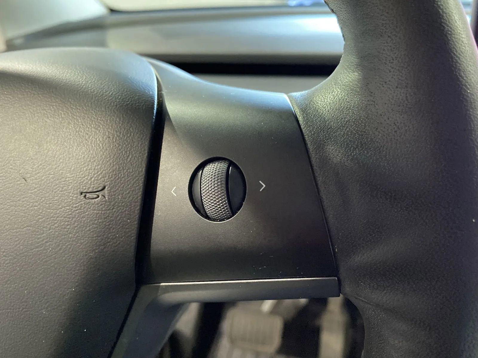 Used 2021 Tesla Model Y Long Range image 17