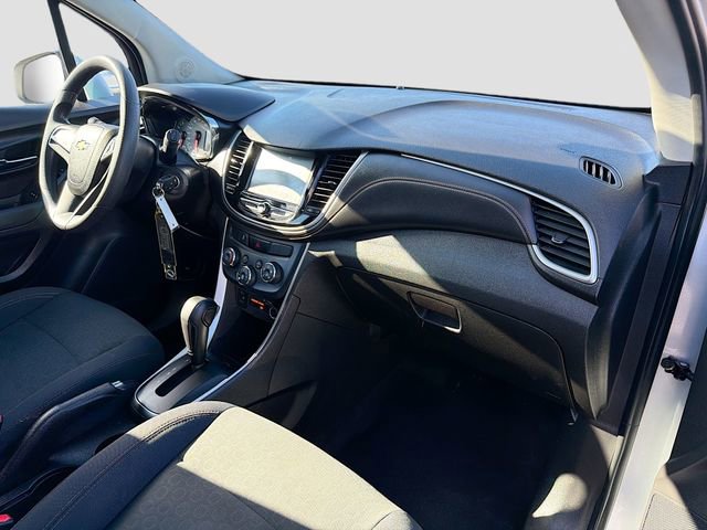Used 2017 Chevrolet Trax LS image 26
