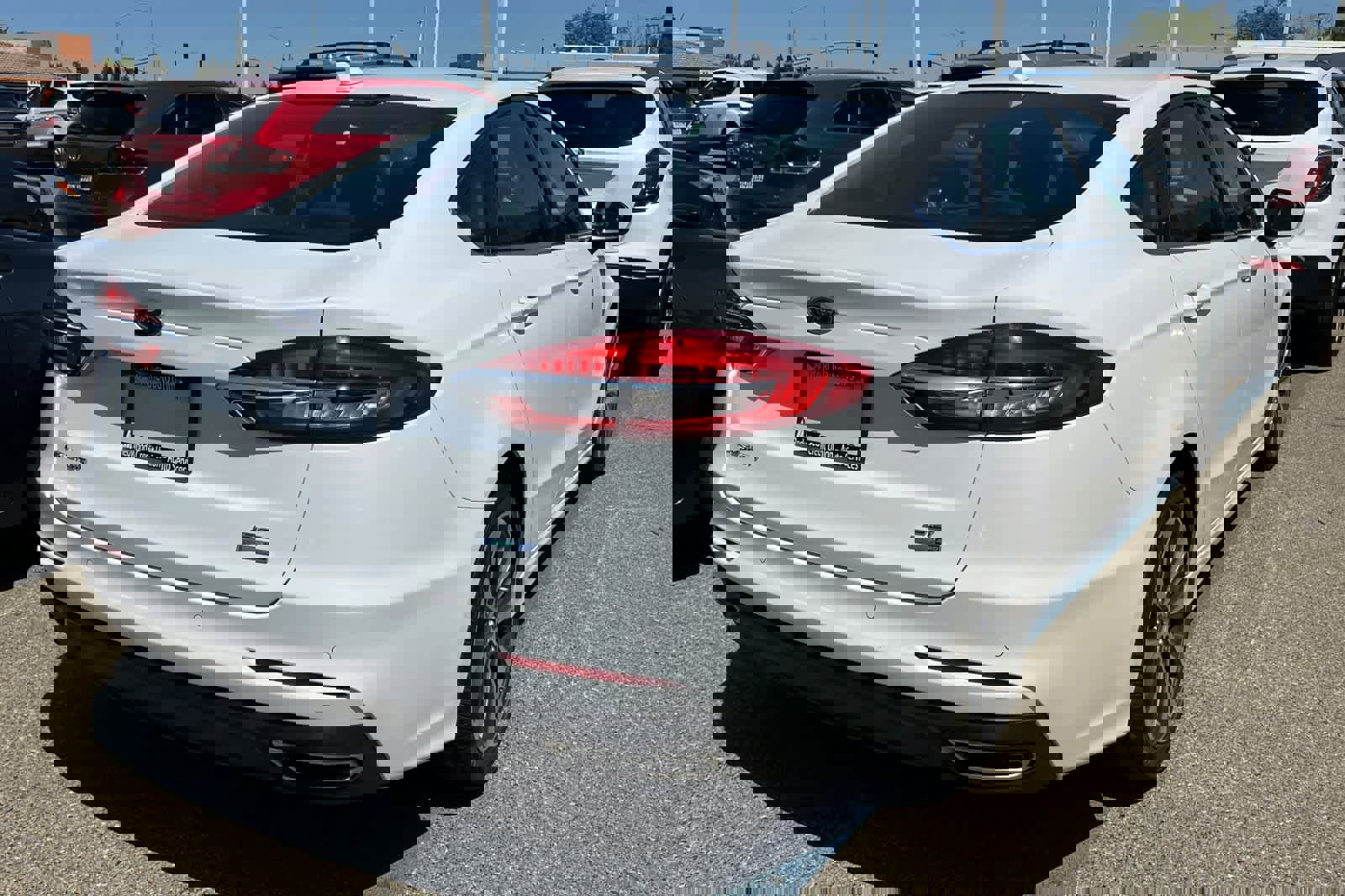 Used 2020 Ford Fusion SE image 4