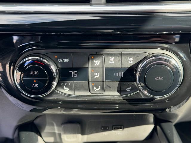 Certified 2025 Chevrolet Trax RS w/ Sunroof Package image 30